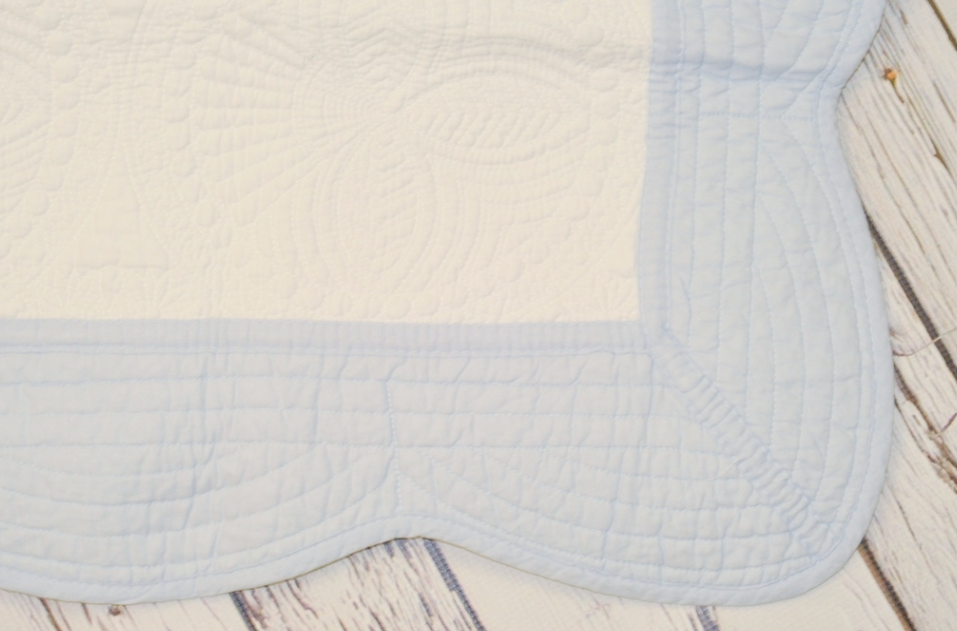 Wholesale heirloom outlet baby quilt